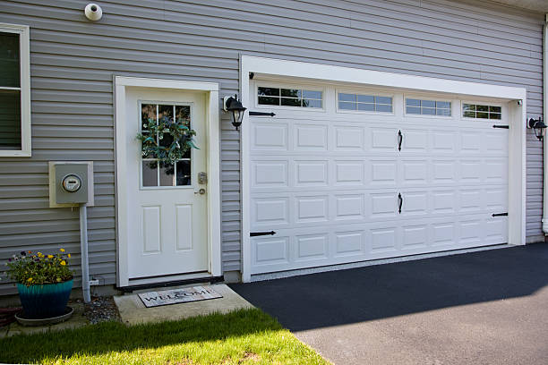 24/7 Emergency Garage Door Panel Replacement experts in Park City, TN